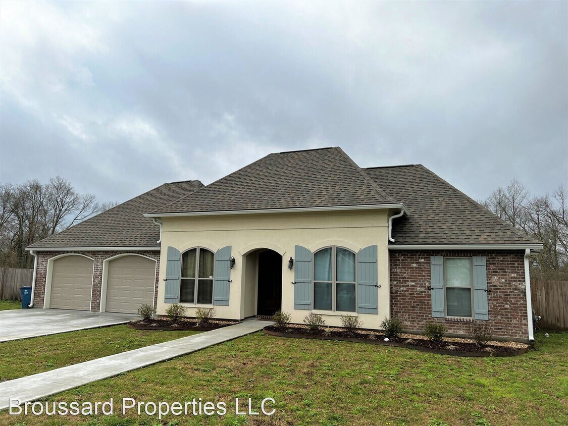 215 Timberland Ridge Blvd, Lafayette, LA 70507 House Rental in Lafayette, LA