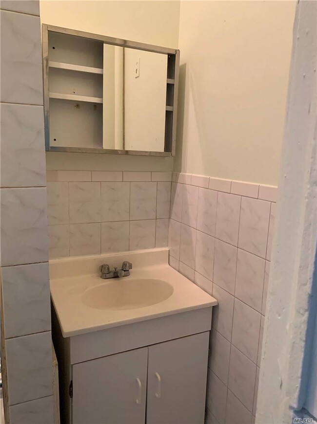 Foto del edificio - 1113 Halsey St
