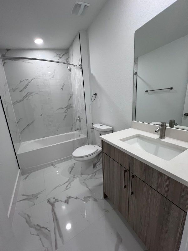 Foto principal - 4850 30th St SW
