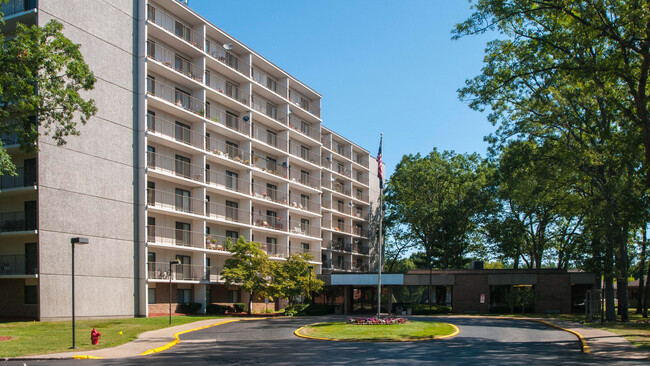 Building Photo - Pine Grove Manor