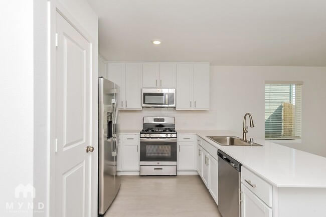 Building Photo - 2729 Mistwood Dr
