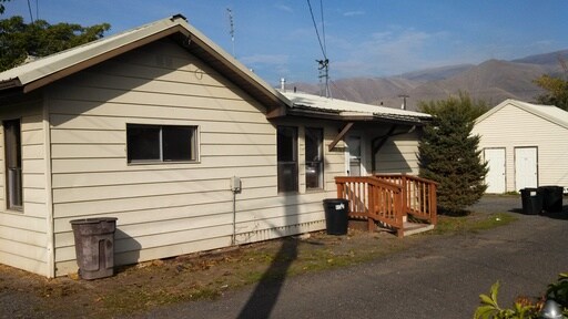 Primary Photo - 413 1/2 9th St