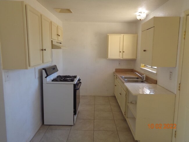 Building Photo - Move -In Ready Mojave 2 Bedroom