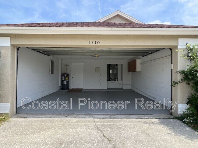 Foto del edificio - 1310 Lakehurst Way
