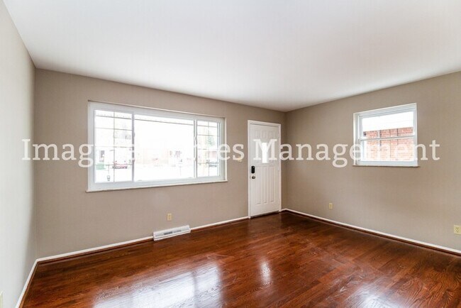 Foto del edificio - Cute 3 Bedroom Ranch in Anderson Township