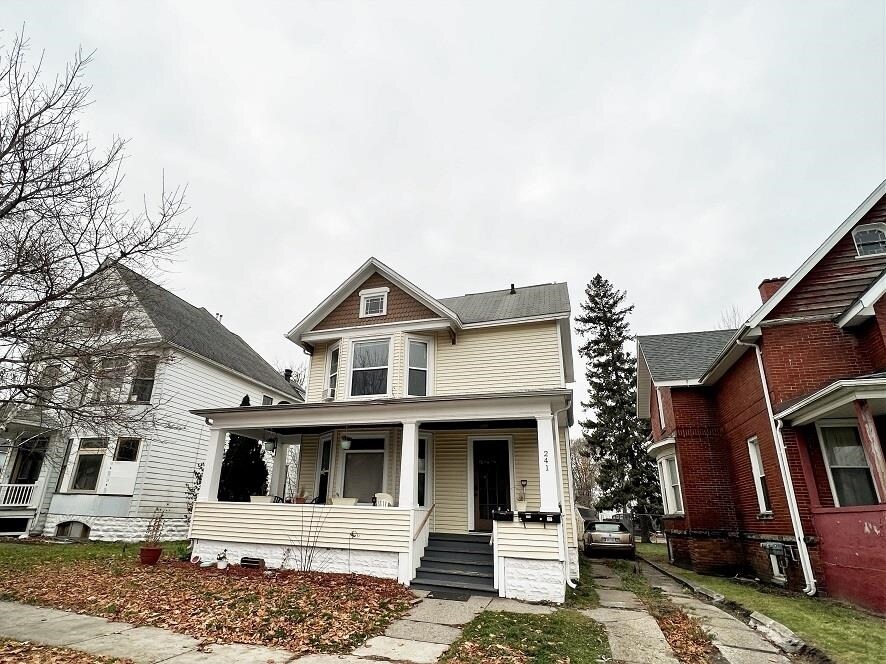 241 N Madison Ave, Bay City, MI 48708 House Rental in Bay City, MI