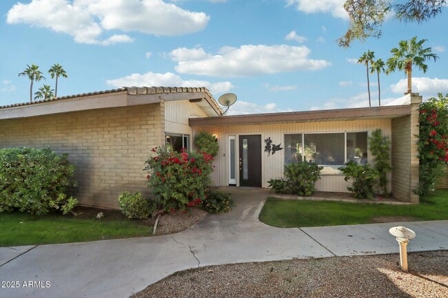 Building Photo - 4800 N 68th St