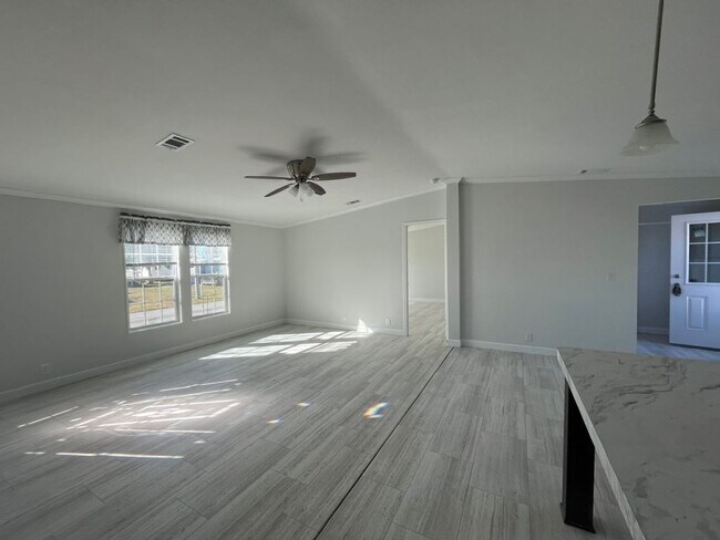 Foto del edificio - 574 Leopard Ln