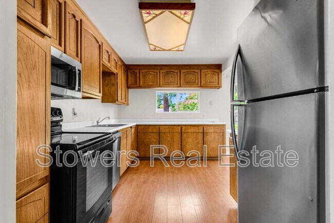 Building Photo - 275 Cameo Dr