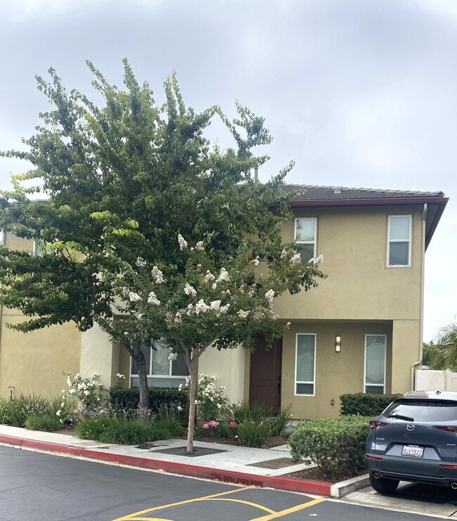 Building Photo - 4 Bdrm Parkside Village Gem -  2 weeks fre...