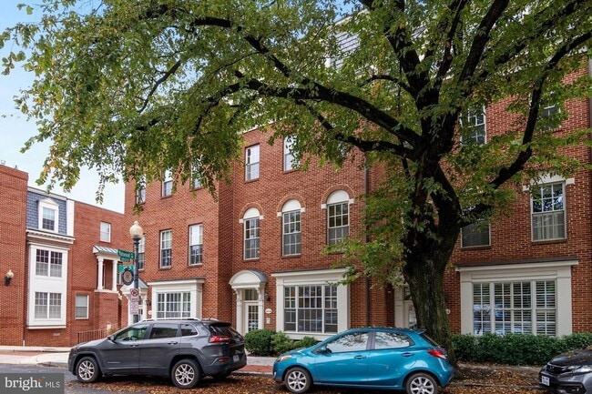 Building Photo - 2414 19th St NW