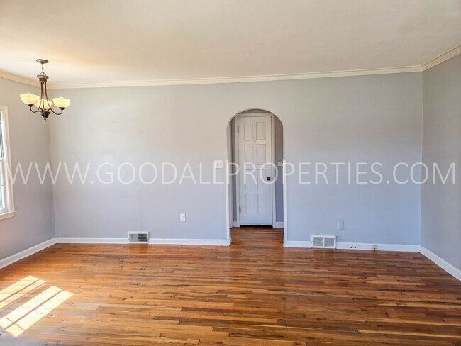 Foto del edificio - Charming 2 bedroom 1 bath home in Beaverdale area!
