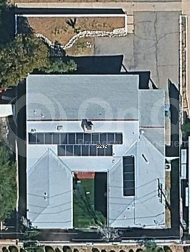 Building Photo - 2212 E La Mirada St