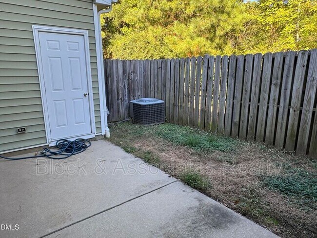 Building Photo - 844 Horton Rd