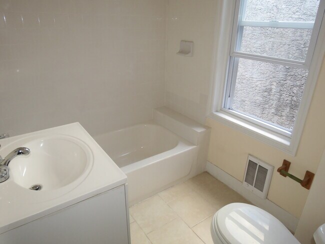 Foto del edificio - Pet-Friendly 3-Bedroom Home in Franklinville