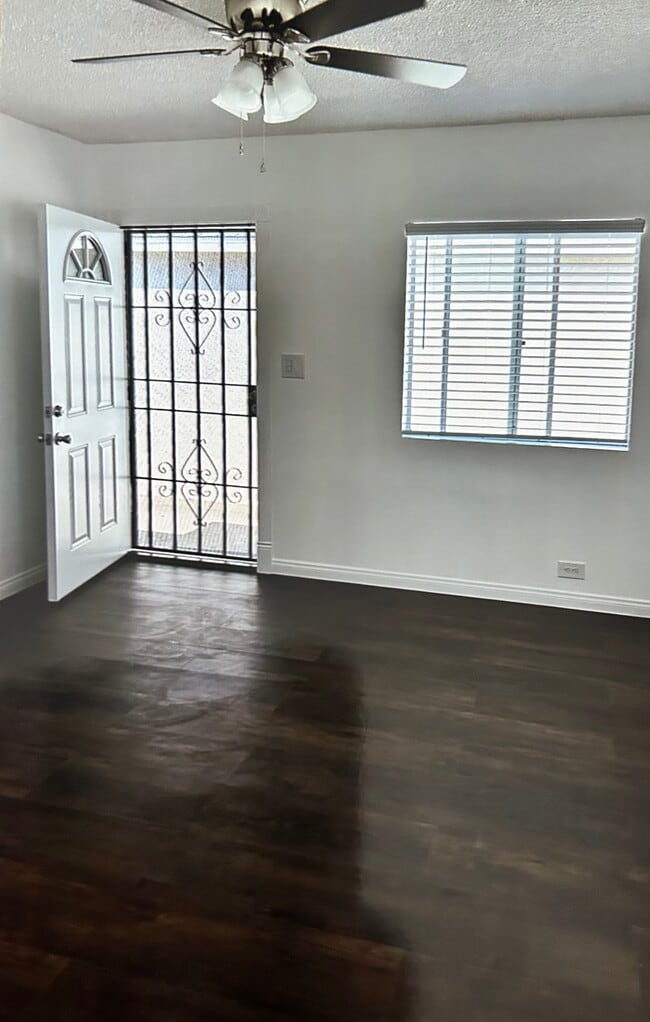 Living room - 4539 W 167th St