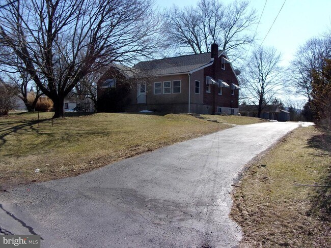 Foto del edificio - 636 Benjamin Franklin Hwy