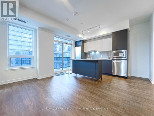 Building Photo - 5105 Hurontario St