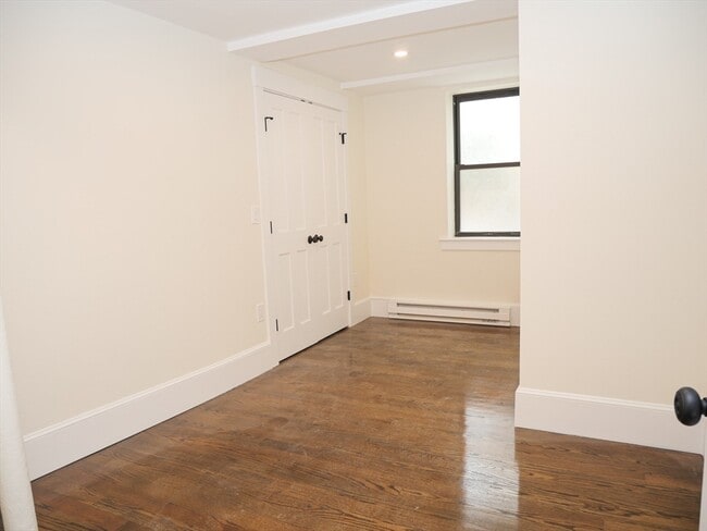 Building Photo - 261 W Newton St