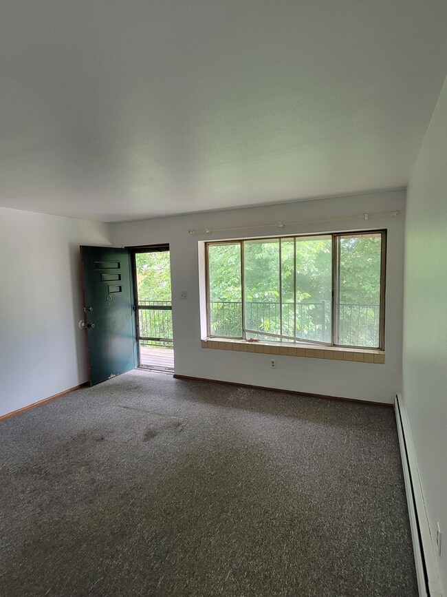 Building Photo - 1484