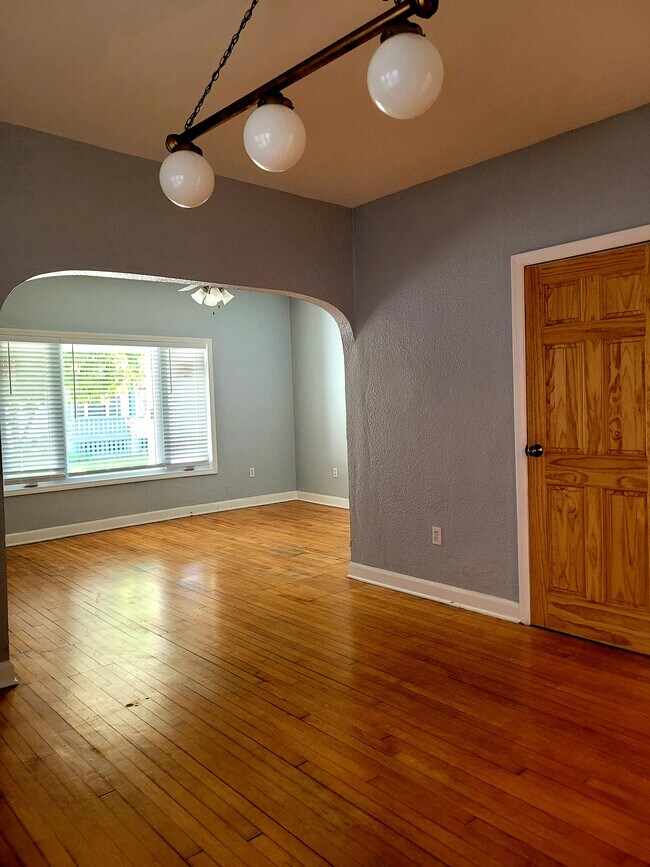 Foto del edificio - 510 E Locust St
