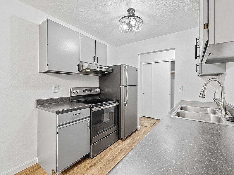 Primary Photo - Sheridan Lake Apartments