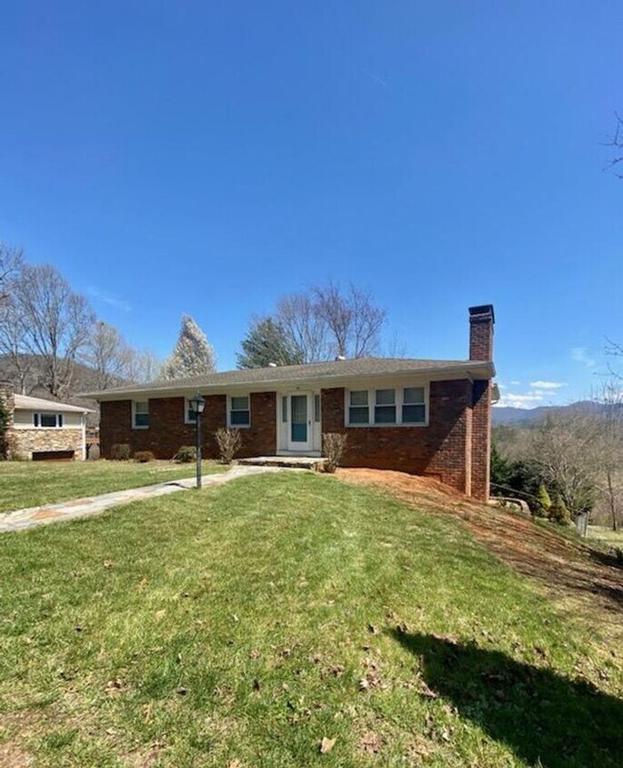 Woodfin Rental! House for Rent in Woodfin, NC