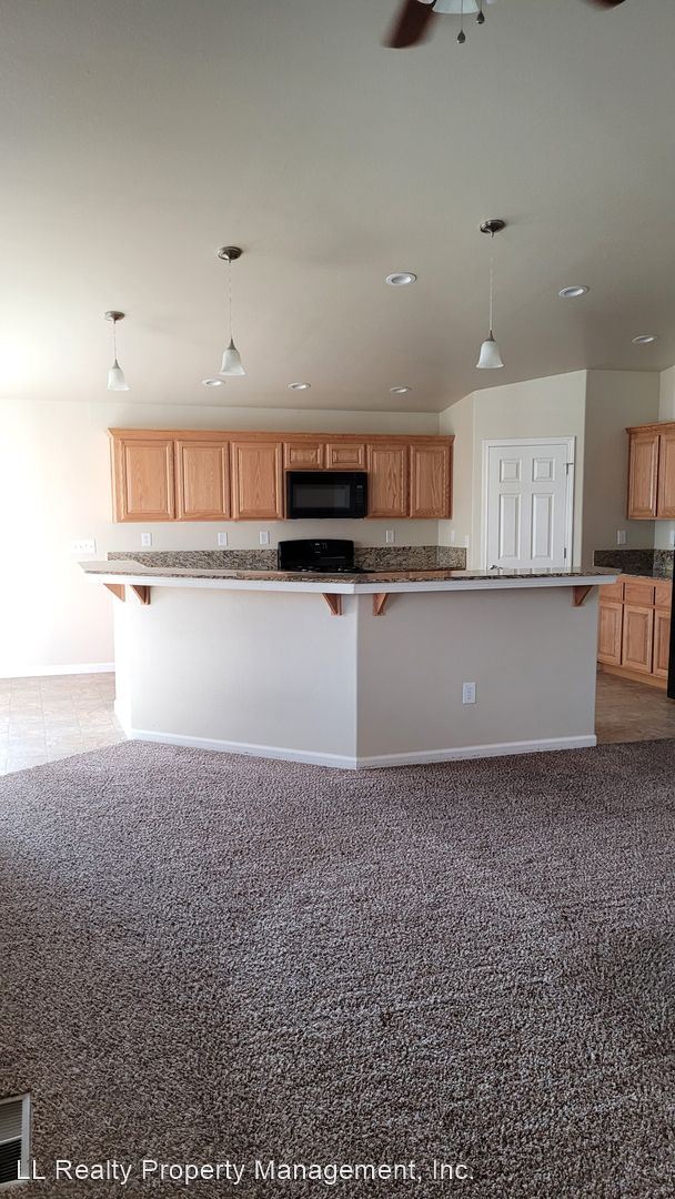 Building Photo - 3 br, 2 bath House - 4514 Spaight Way