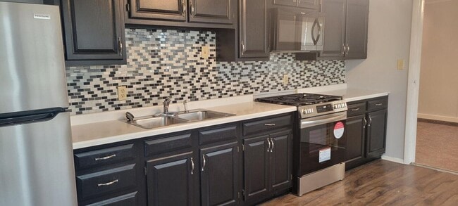 Building Photo - 4 Bedroom 1.5 bath in Argenta Oreana School District!