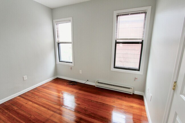 Foto del edificio - 358 Princeton St