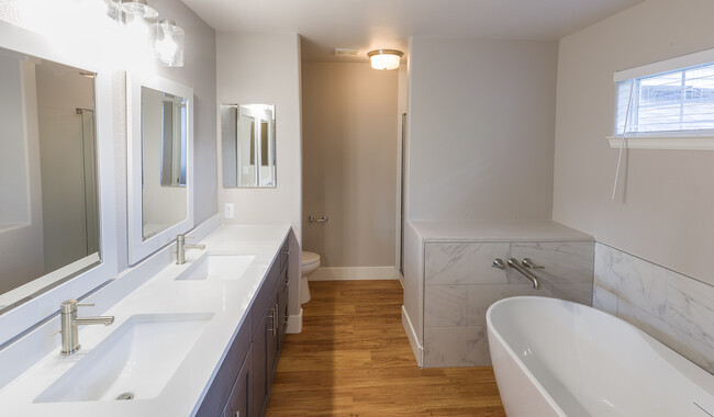 Renovated bathrooms with premium finishes are available for upgrade. Ask the leasing team for more details. - Township Residences