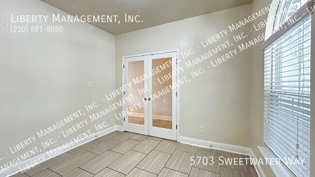 Foto del edificio - 5703 Sweetwater Wy