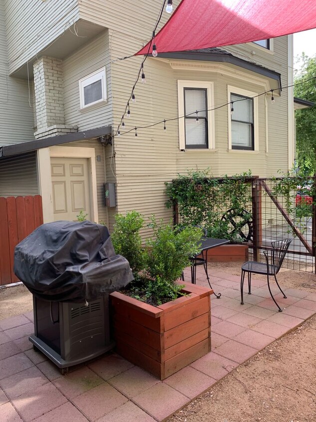 Primary Photo - 711 18th Street