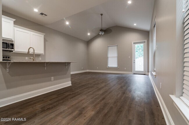 Building Photo - 111 Millie Park Dr