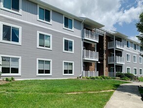 Building Photo - 1204 University Terrace