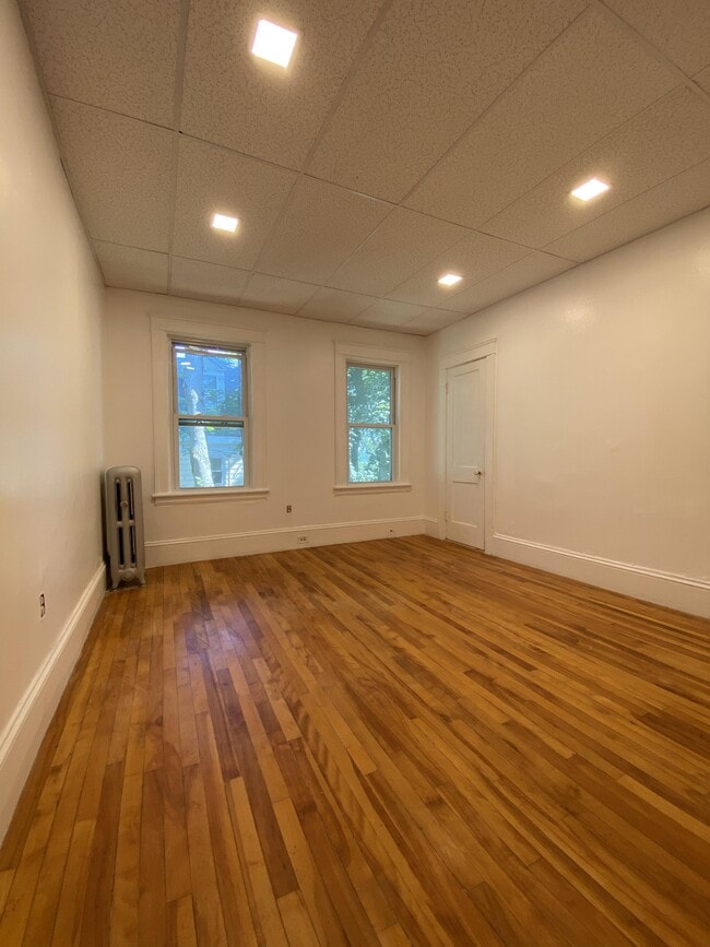 Building Photo - 51 S Lenox St