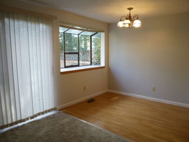 Building Photo - 14707Aa