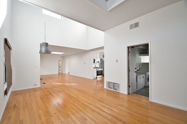 Foto del edificio - 4 Bedroom Home on Cul de Sac in Hermosa Beach ** Coming soon 4/21/2026**