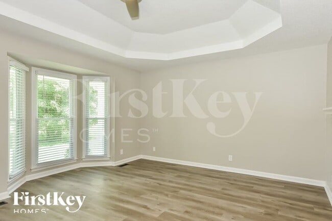 Foto del edificio - 632 Fallbrook Ln