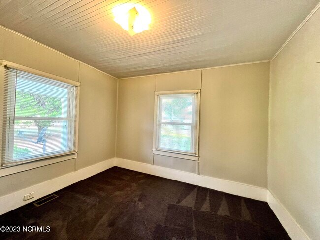 Foto del edificio - 6509 Carolina Beach Rd