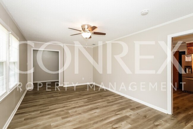 Building Photo - Serene and Well-Maintained 3 Bedroom
