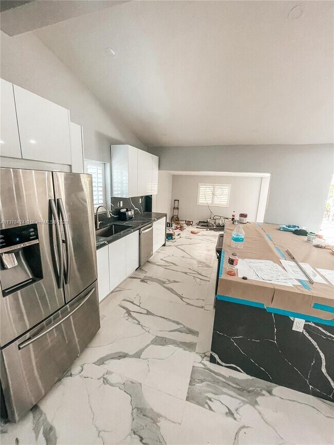 Building Photo - 2548 Tortugas Ln