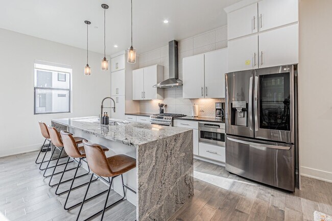 Foto del edificio - 422 W 9th St