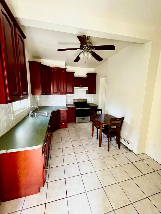 Foto del edificio - 500 N Division St