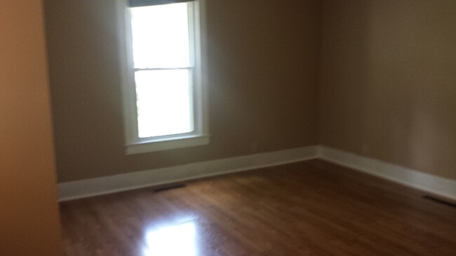 Foto del edificio - 414 N Salisbury St