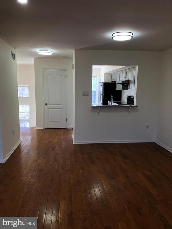 Building Photo - 4202 Quaker Ct