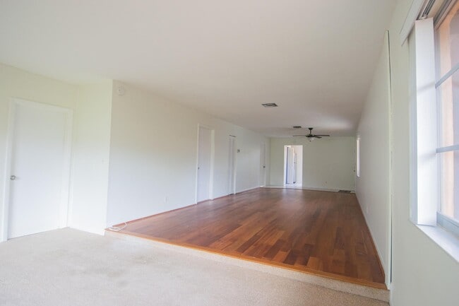 Building Photo - 2676 SE 27th Ln