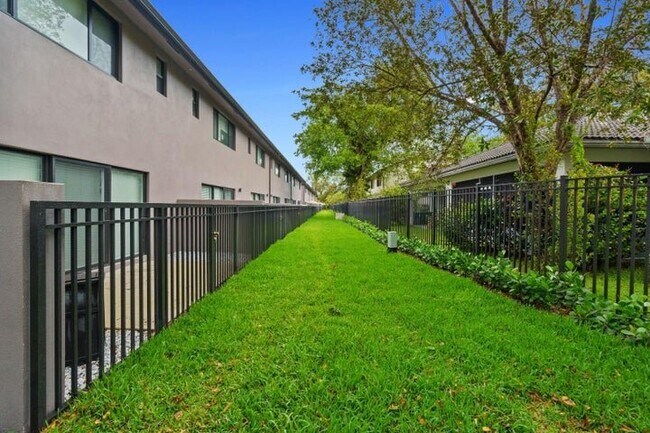 Photo - 4315 NW 115th Ave Townhome