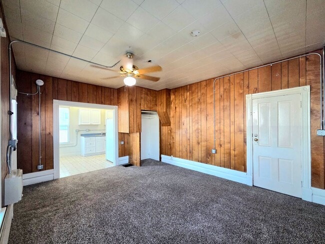 Building Photo - 124 N Buchanan Ave