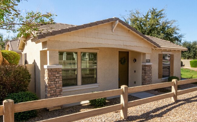 Foto del edificio - 4428 E Wildhorse Dr